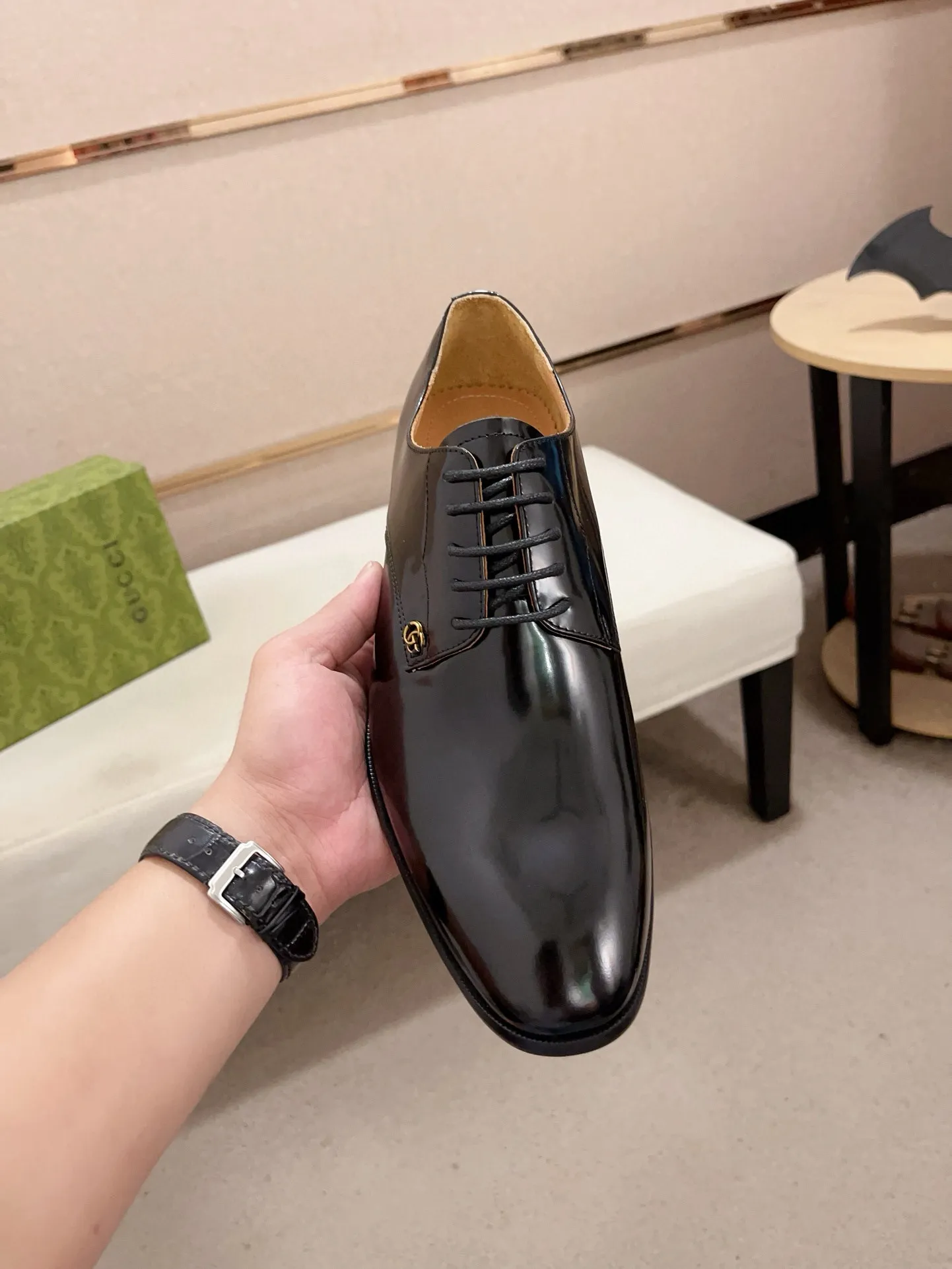 Men's shoes 💰: 520💰 (GUCCI) new series ss hot new products 💢 💠 Casual leather shoes 👞, first layer of cowhide, upper hardware buckles and logo on the sides of the shoe, brand logo on the insole and sole 💠 💎Upper: 100% cowhide 💎Inner: cowhide/100% 💎Feet: cowhide/100% 💎Sole: rubber/100% 💎SIZE: 38 39 40 41 42 43 44 Can be customized 45